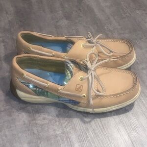 Sperry Beige Boat Shoes with Blue Accents